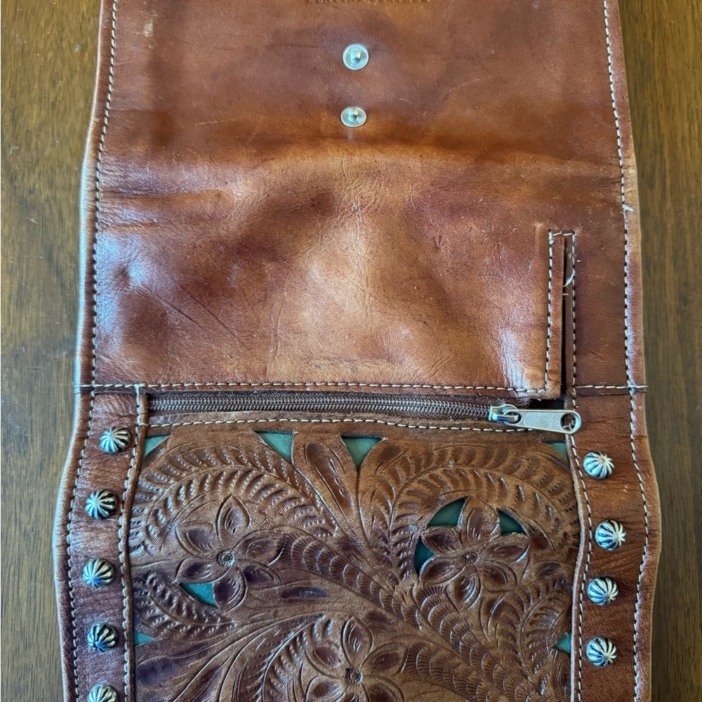American West Brown Leather Studded Clutch/Trifold Wallet - Picture 6 of 8